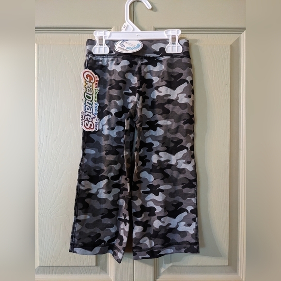 New Gerber Graduates boy's black and gray camo Pants, Toddler Sweatpants, T1A - Picture 2 of 2
